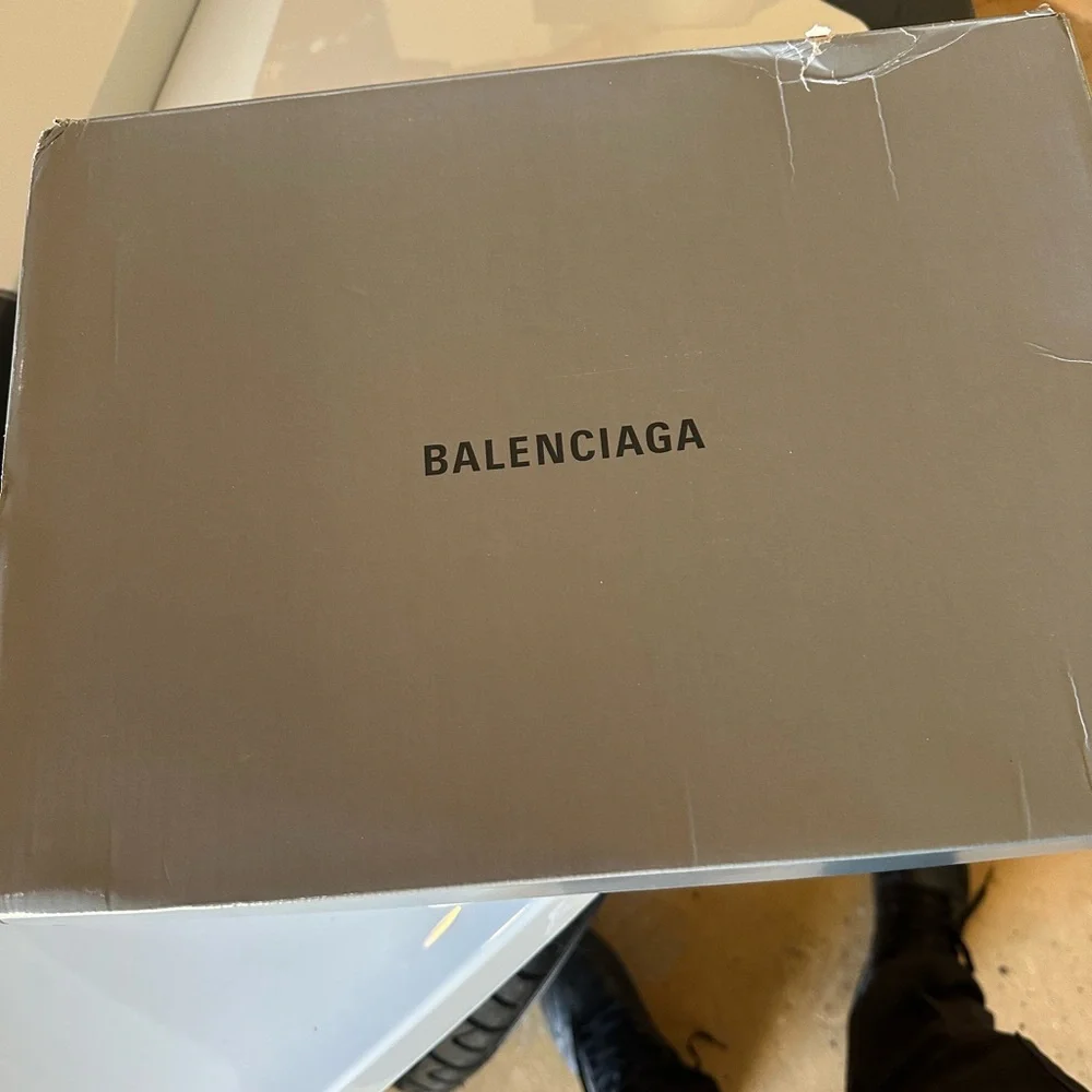 Balenciaga Men's Black Sneakers - Picture 4 of 6